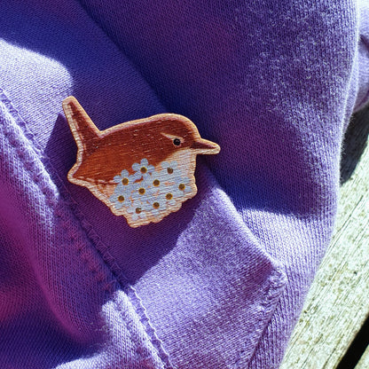 Wren and forget-me-not Wooden Brooch Pin