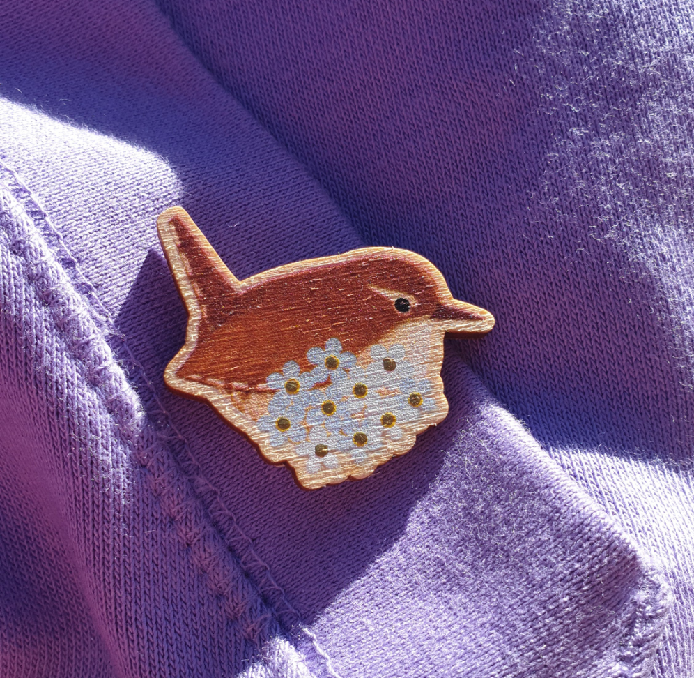 Wren and forget-me-not Wooden Brooch Pin